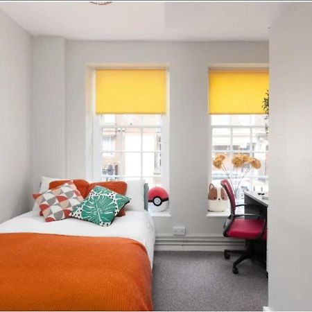 Spacious Room With Shared Facilities لندن المظهر الخارجي الصورة