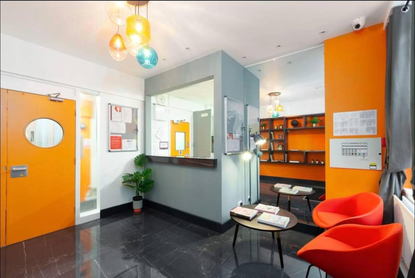 Spacious Room With Shared Facilities لندن المظهر الخارجي الصورة