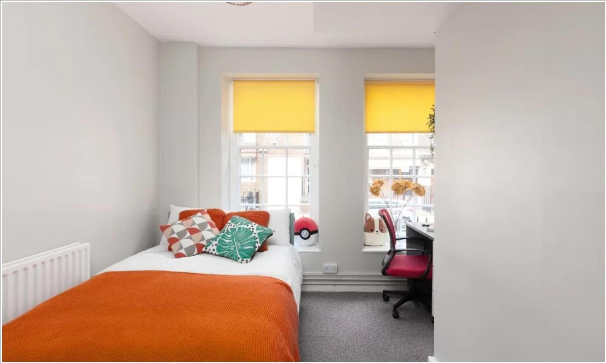 Spacious Room With Shared Facilities لندن المظهر الخارجي الصورة