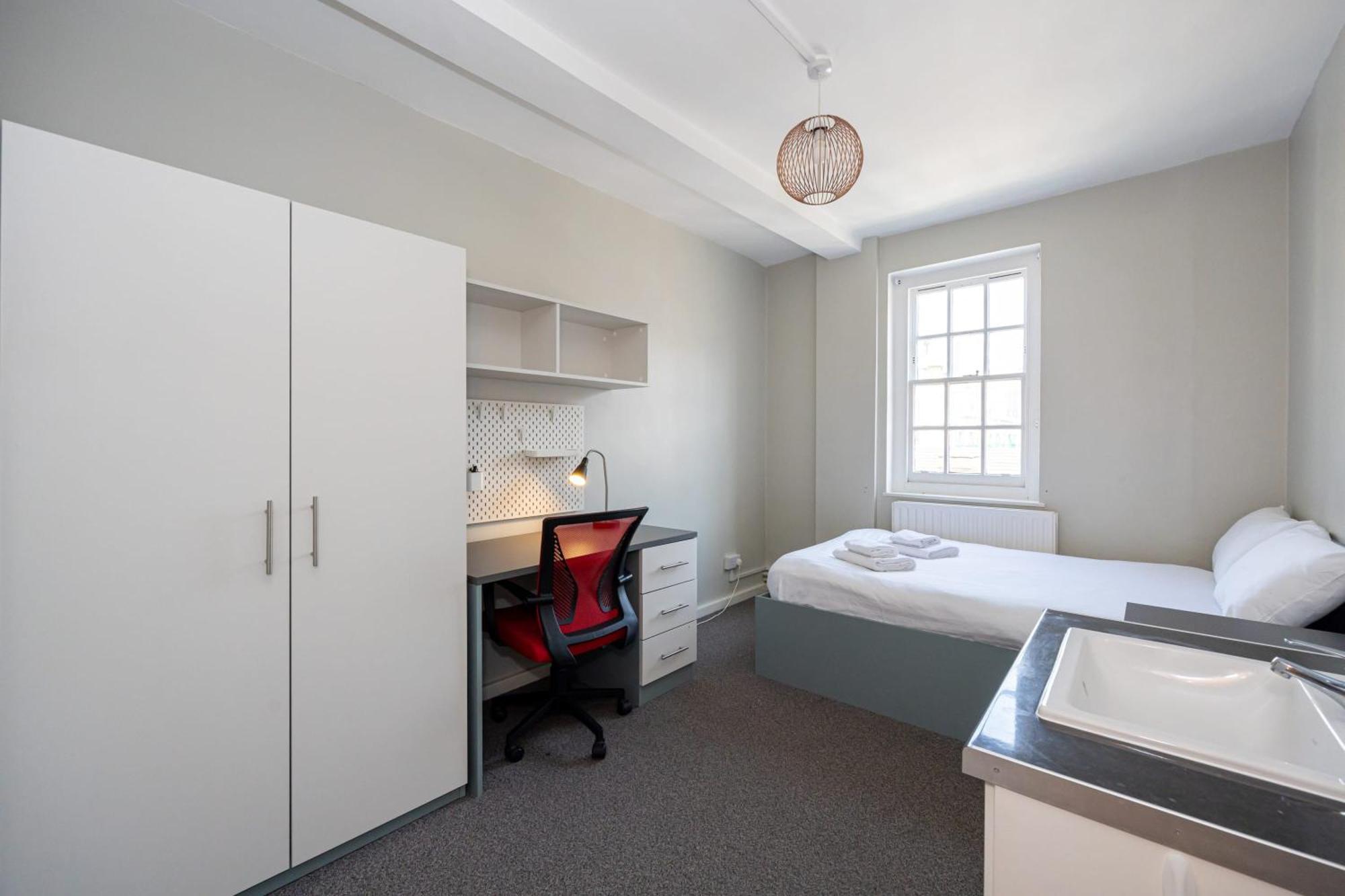 Spacious Room With Shared Facilities لندن المظهر الخارجي الصورة