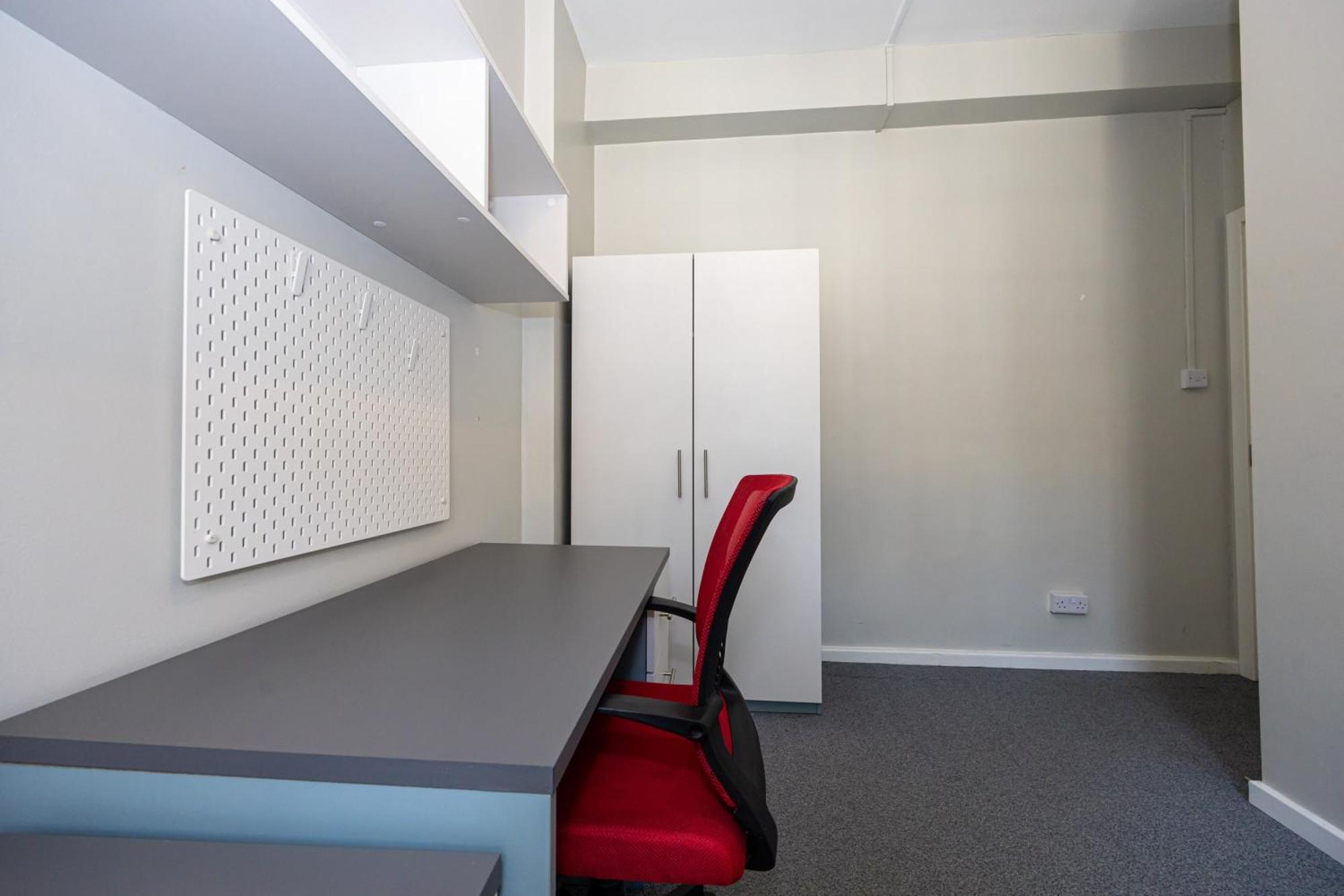 Spacious Room With Shared Facilities لندن المظهر الخارجي الصورة