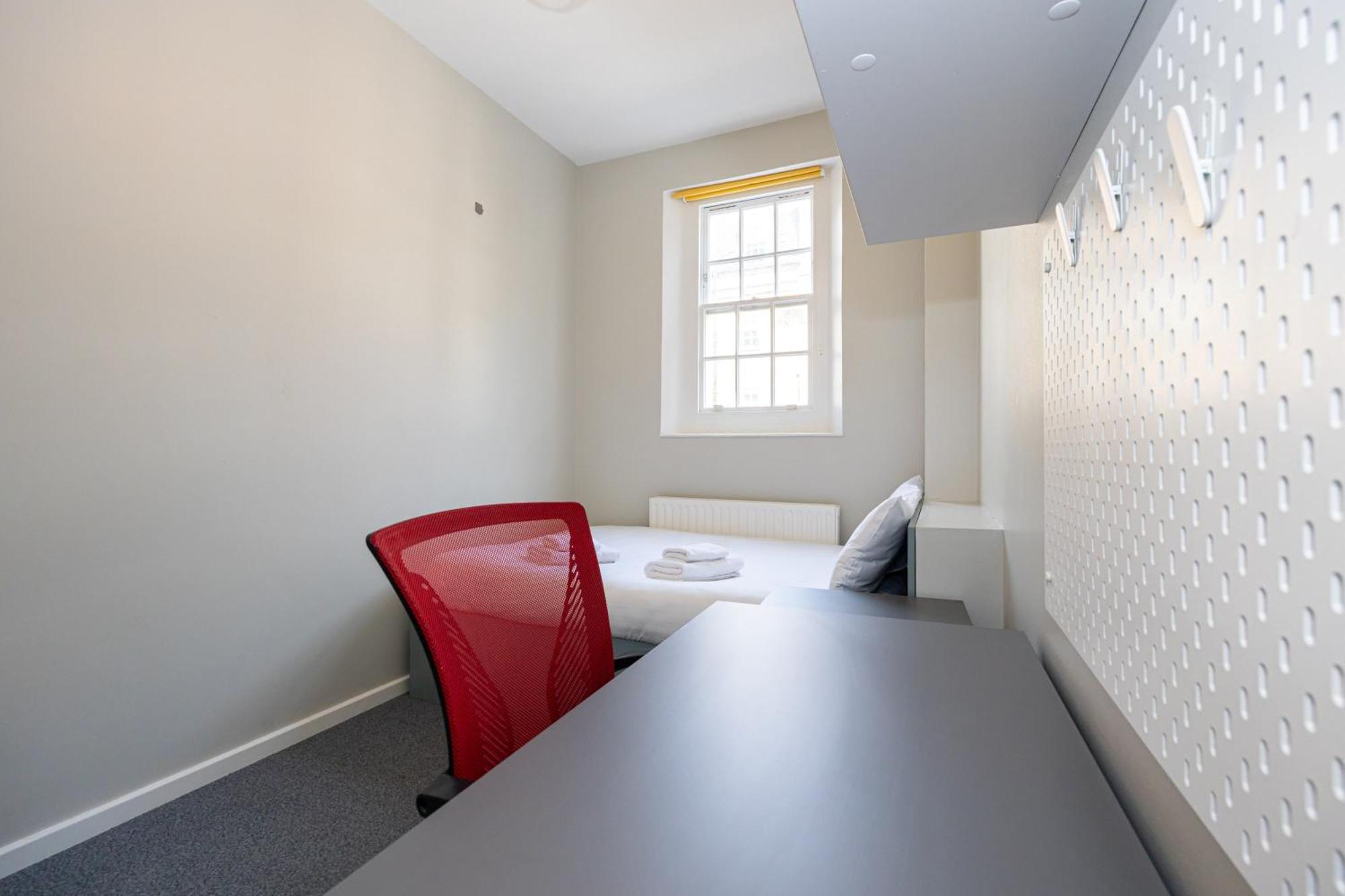 Spacious Room With Shared Facilities لندن المظهر الخارجي الصورة