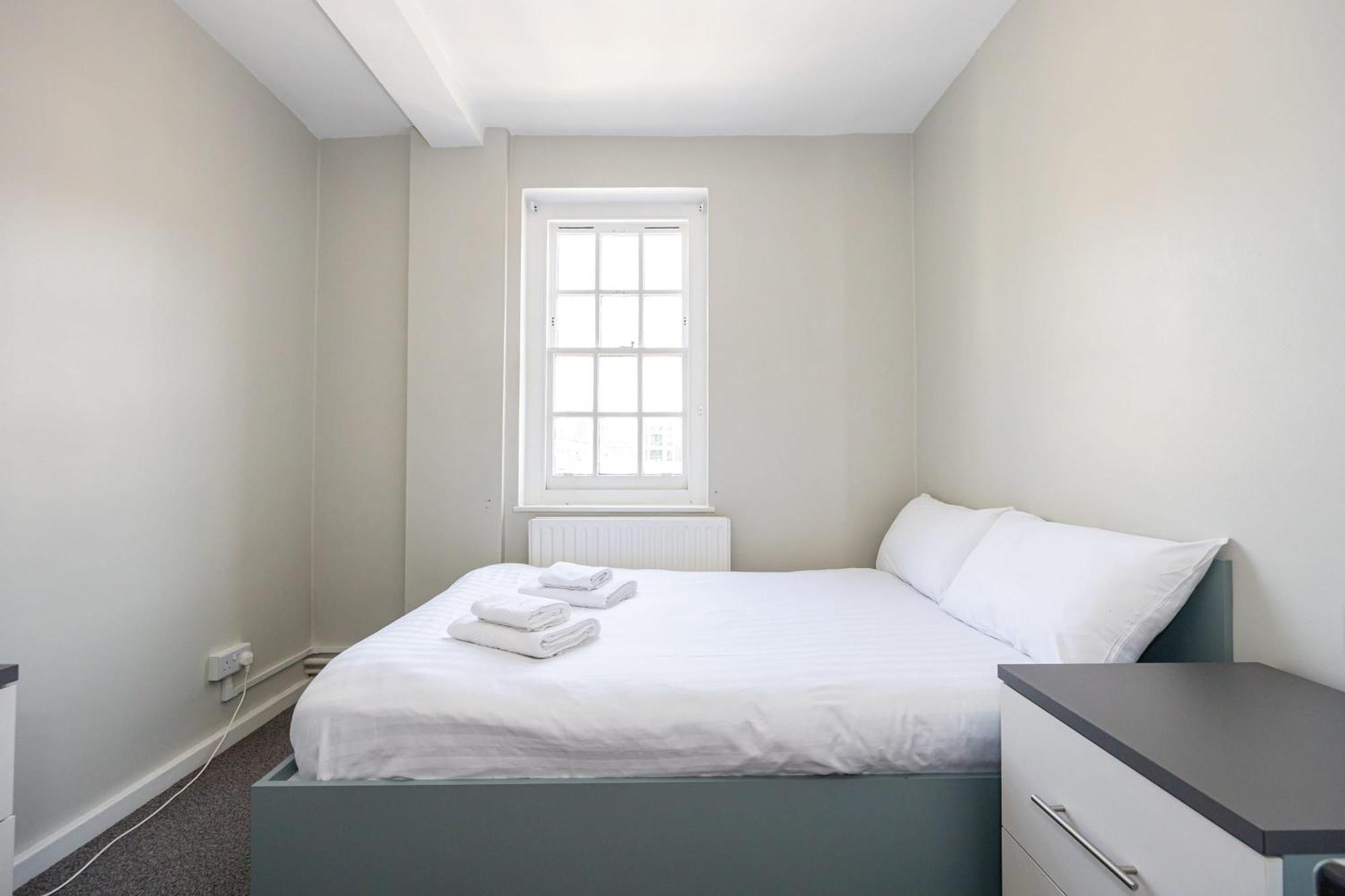 Spacious Room With Shared Facilities لندن المظهر الخارجي الصورة