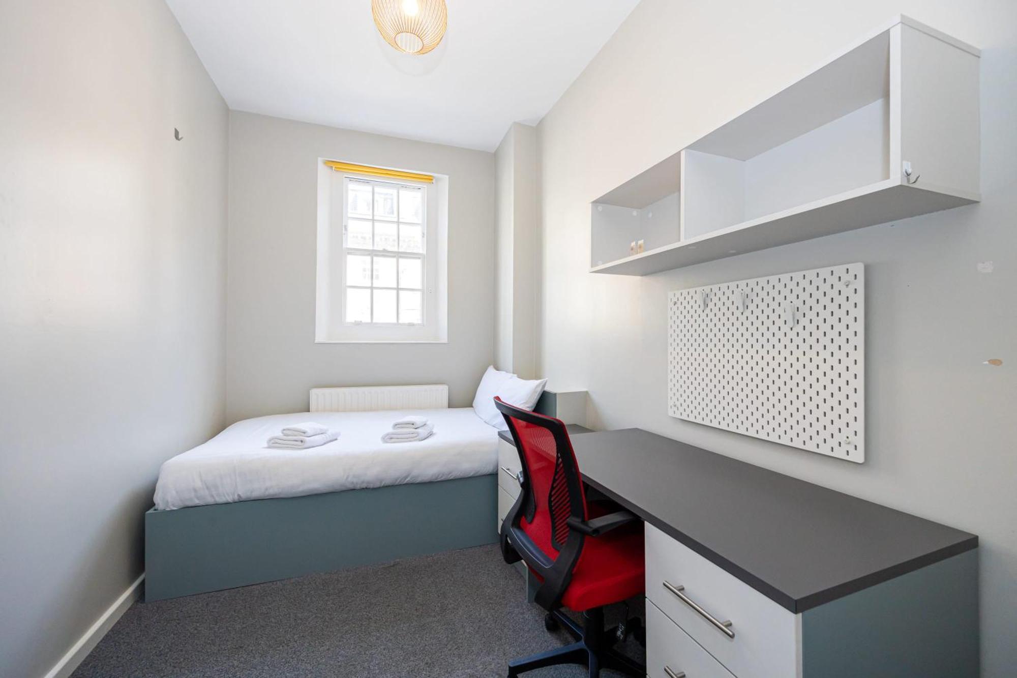 Spacious Room With Shared Facilities لندن المظهر الخارجي الصورة