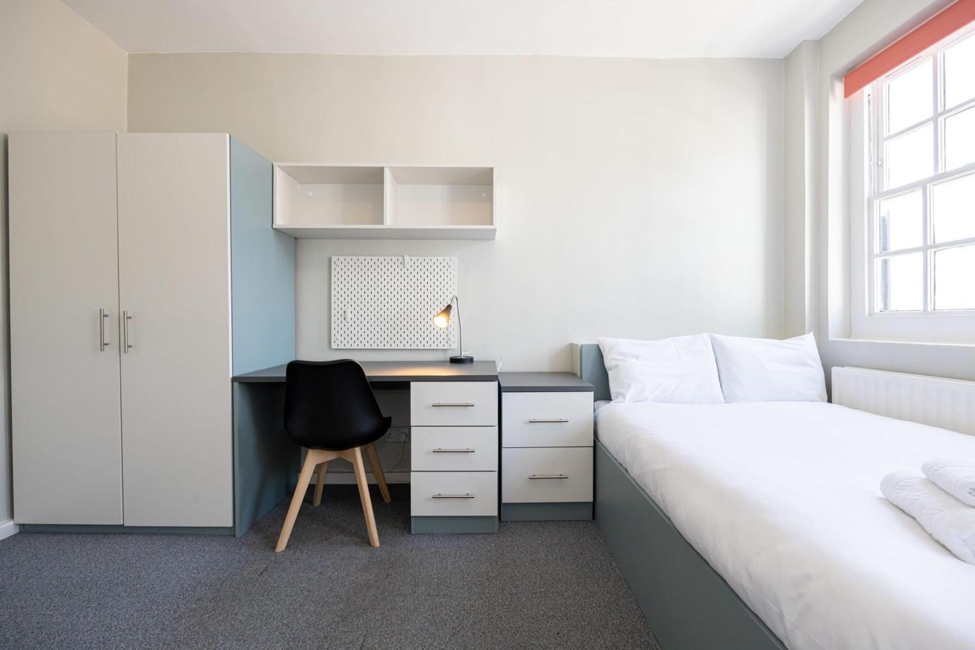 Spacious Room With Shared Facilities لندن المظهر الخارجي الصورة